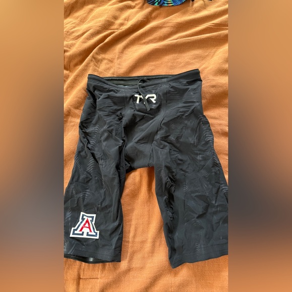 Team-issued Men’s TYR Venzo (Fast) Tech Suit – Size 26 High-Waisted.